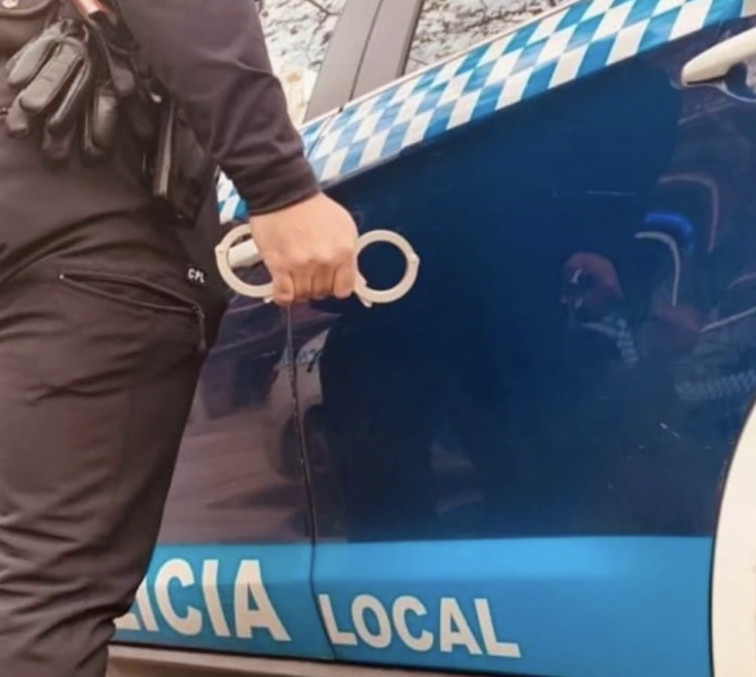 La Policía Local detiene presuntamente a un hombre tras robar con fuerza en un bar de Talavera