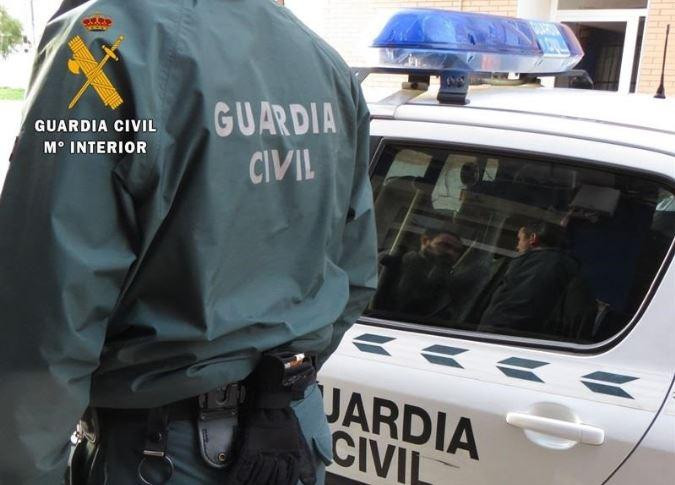 Detienen a 4 personas por tráfico de drogas y posesión de armas de fuego