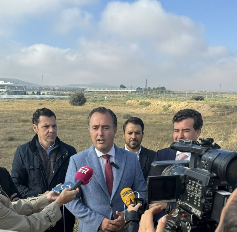 VOX exige transparencia al PSOE sobre la acogida de inmigrantes ilegales en el aeropuerto de Ciudad Real
