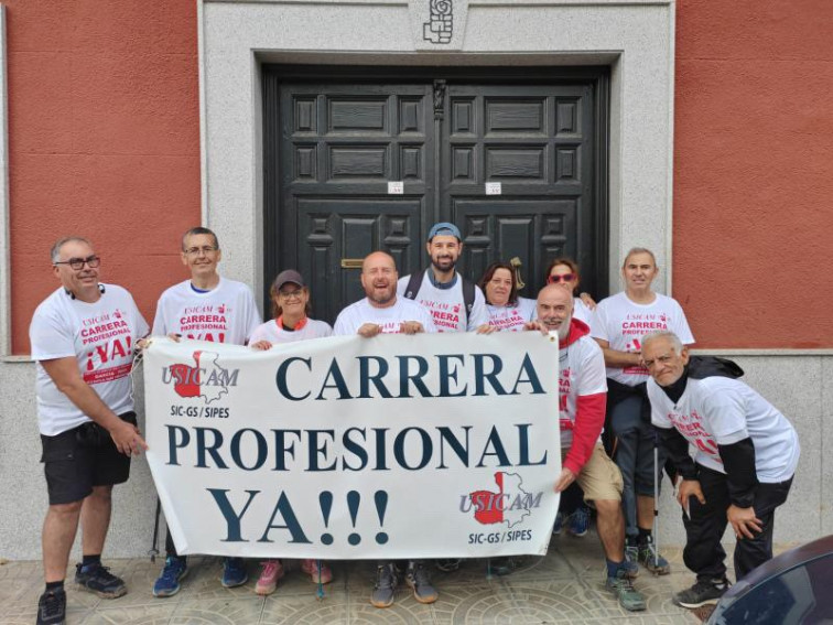 11 miembros de USICAM han recorrido a pie la distancia entre Madridejos y Mora para reclamar la carrera profesional