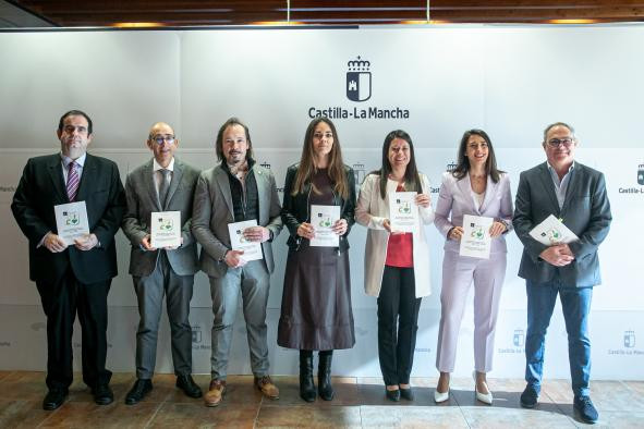 Castilla-La Mancha está entre las comunidades con mejor calidad de vida para los mayores, según UCLM