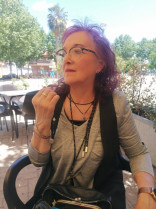 ​La poetisa gallega Laura Carrera se une a la sección de poesía de Ocio y Negocio