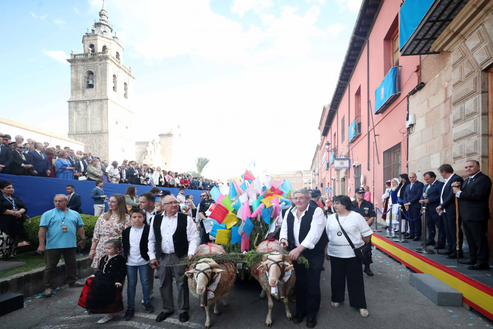Tradición y pasión en el Gran Cortejo de Mondas 2025 en Talavera