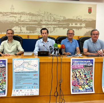 Zamora guarda silencio por las víctimas del atentado de Barcelona 
